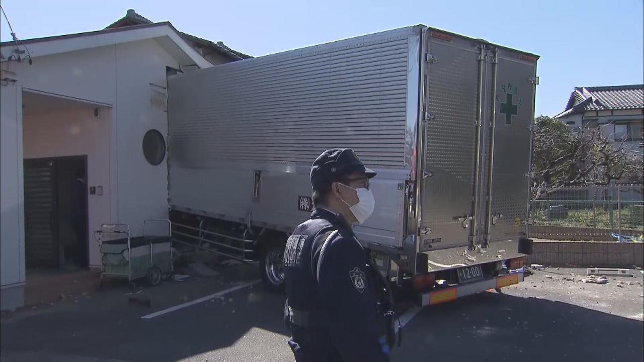 画像1: 子どもの泣き声響く…保育園にトラックが突っ込む 静岡市清水区
