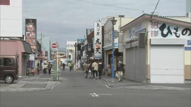 画像: 県外からの観光客が多い沼津港