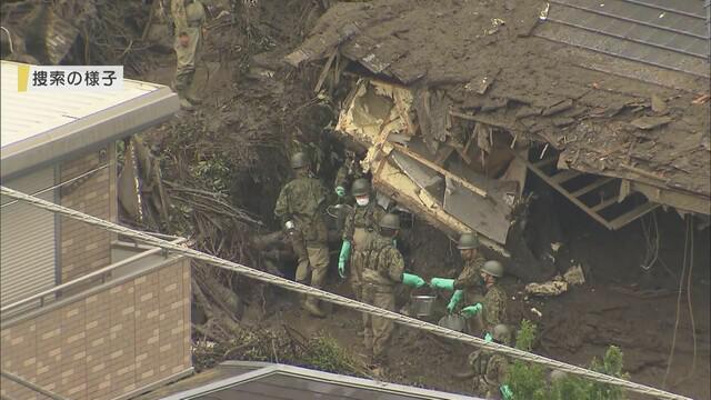 画像1: 「悪天候」「多量の土砂」「急な坂」に悩まされた捜索現場の2週間…いまだ14人が行方不明 静岡・熱海市の土石流災害