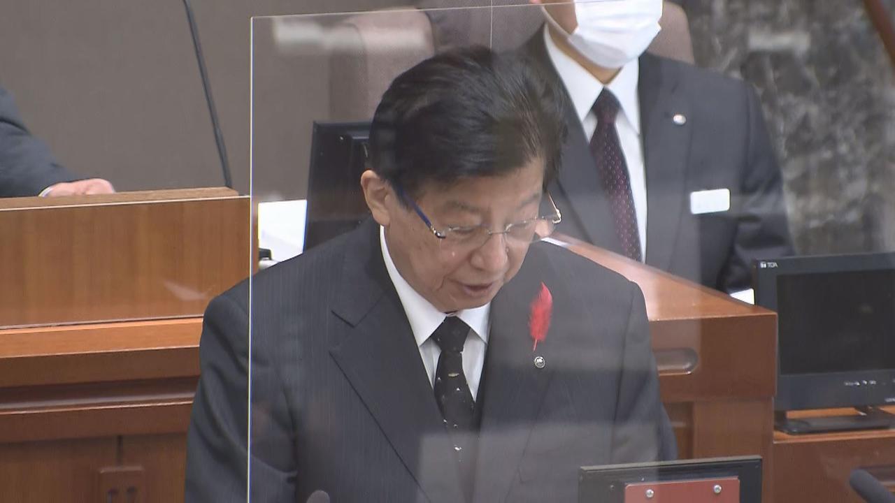 画像: 陳謝する川勝知事