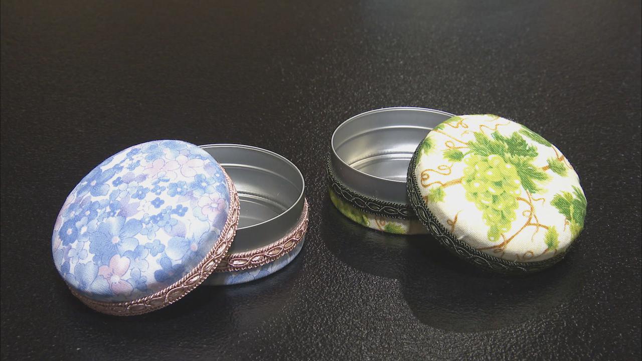 画像: 左が北川アナ、右が芦沢さんの作品