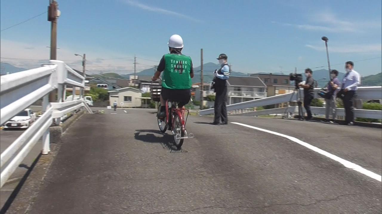 画像: 加速しやすい電動アシスト自転車 高齢者対象に講習会 80代「意外にスピードが出る。ブレーキをうまく使わないと」 静岡市