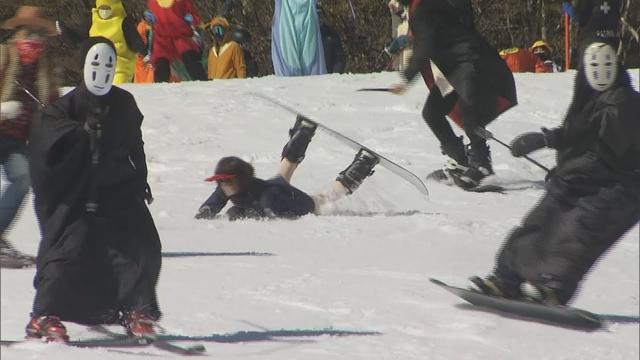 画像: 富士山２合目のスキー場「イエティ」オープン…今年も日本一早く　４００人が白銀のゲレンデで初滑り　静岡・裾野市 youtu.be