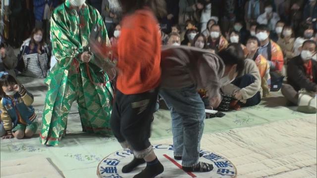 画像: 神事「尻つみ祭り」 ユーモラスな尻相撲大会でにぎわう 静岡・伊東市 youtu.be