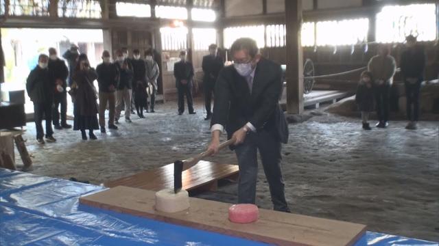 画像: 国指定重要文化財・江川邸で伝統行事「具足開き」 おので鏡餅を割る「鏡開き」のルーツか youtu.be
