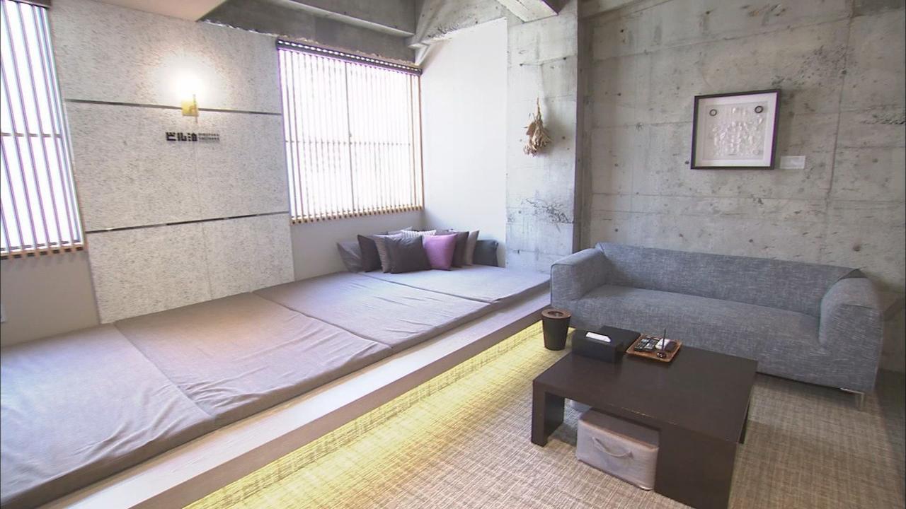 画像2: 道路を渡って部屋まで移動