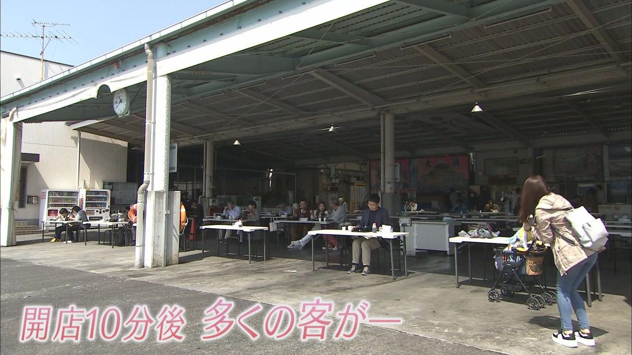画像1: シラス豊漁で漁協直営の食堂にぎわう…人気の新作「日本一丼」とは？　静岡・富士市　田子の浦港