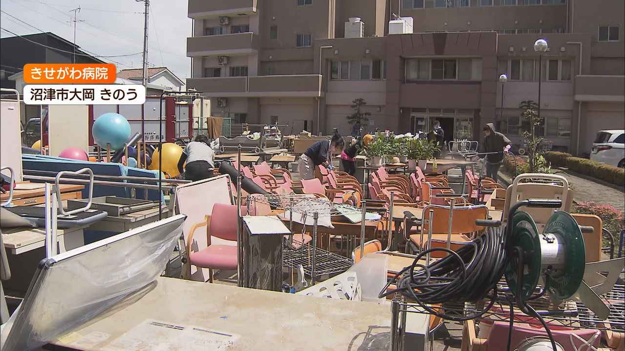 画像1: 【豪雨】病院に迫る「濁った水」…ガラスは割れ、病棟にまで流れ込む 静岡・沼津市