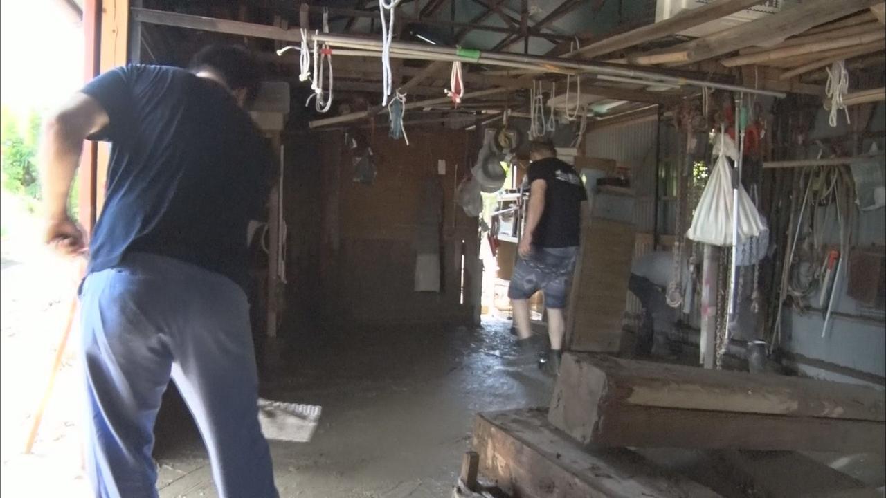 画像3: 【豪雨】去年9月の台風で被害…100万円かけて改築したばかりの倉庫に泥流 「機械がみんなやられちゃった」 静岡・磐田市