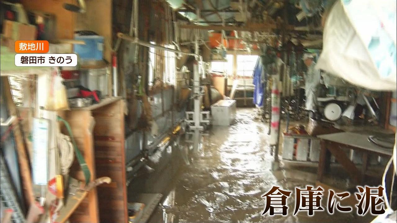 画像1: 【豪雨】去年9月の台風で被害…100万円かけて改築したばかりの倉庫に泥流 「機械がみんなやられちゃった」 静岡・磐田市