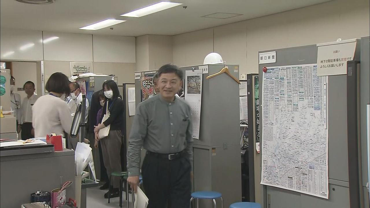 画像1: 一技術者として記者に講義