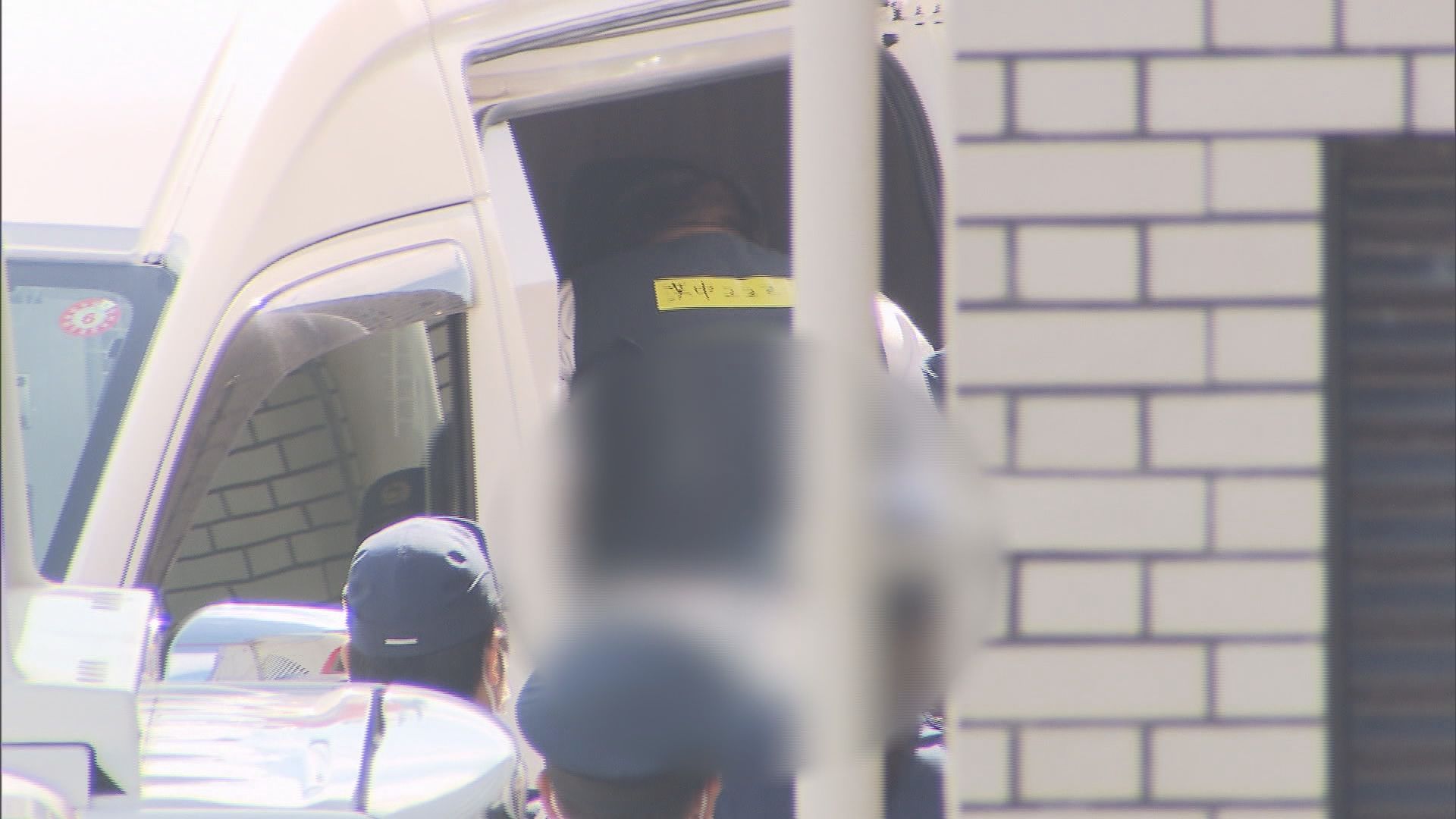 送検される容疑者　浜松中央警察署　9月